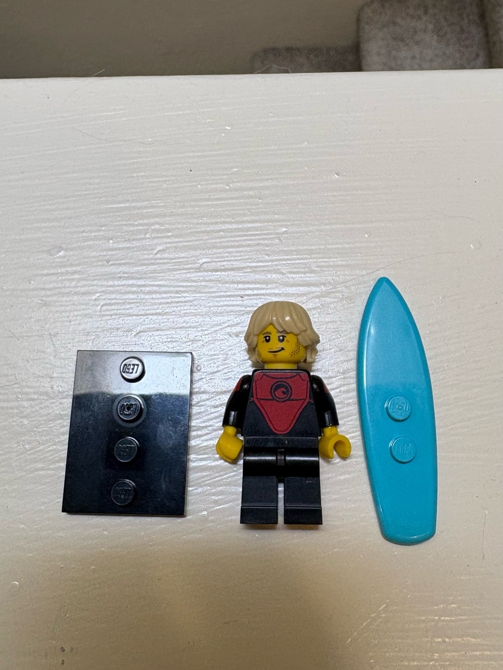 LEGO Minifigure Series 17 Professional Surfer